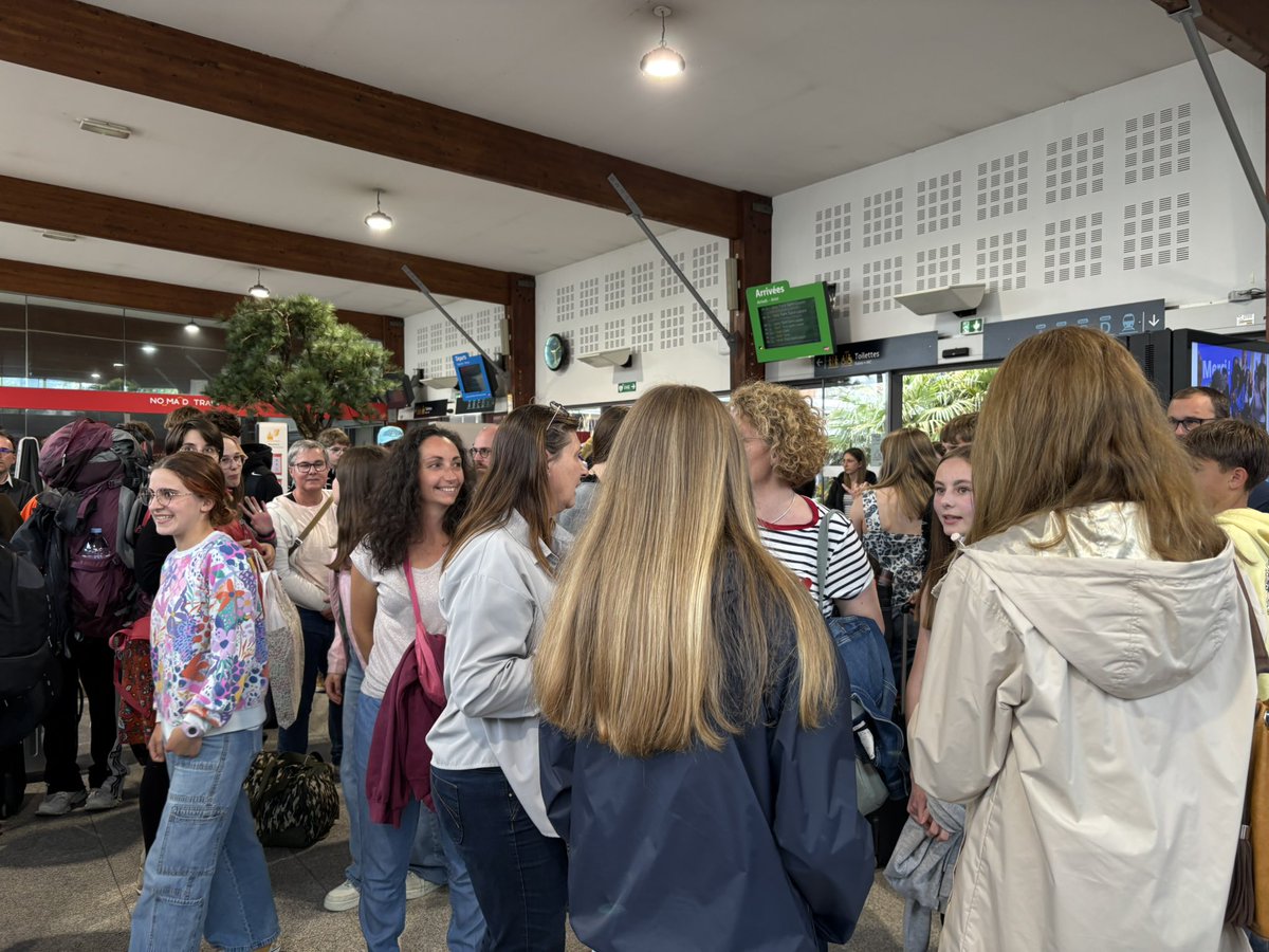 Nos partenaires allemands de Lahr sont arrivés ce soir. La suite de notre projet commun sur le devoir de mémoire, en Normandie.
 #engagement #DevoirDeMémoire
<a href="/EUErasmusPlus/">Erasmus+</a> <a href="/dsden50/">DSDEN 50</a> <a href="/VilleCherbourg/">Ville de Cherbourg-en-Cotentin</a> <a href="/Mission80ans/">Mission Libération</a>