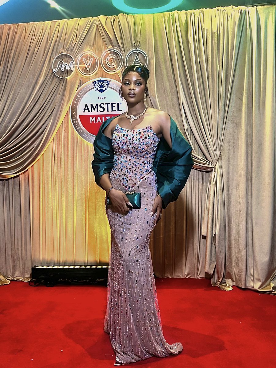 OgbuMichelle's tweet photo. My look for the AMVCA
 #AMVCA11 #AMWings #ziggy https://t.co/he3xRbhYvY