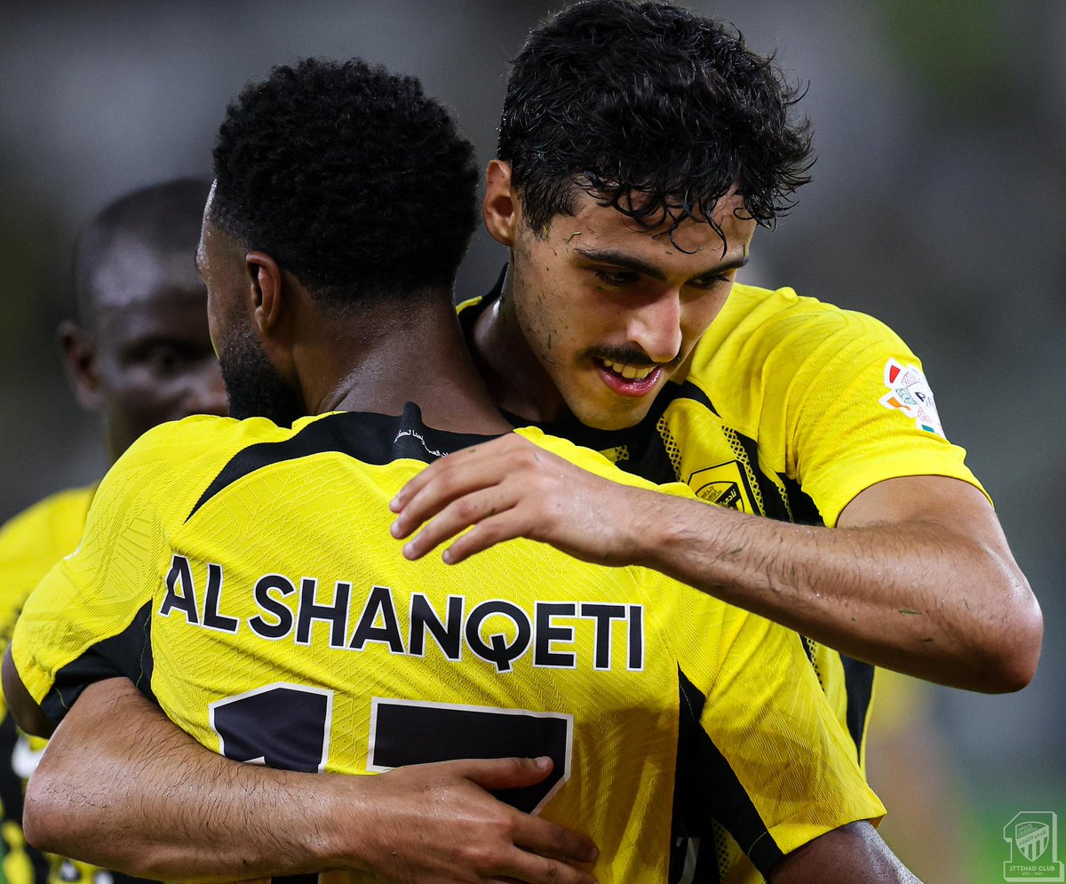 saqahtt's tweet image. ألف مبروك يا نمور باقي خطوة اخيرة نحو تحقيق الهدف ، نراكم في بريدة 💛🖤