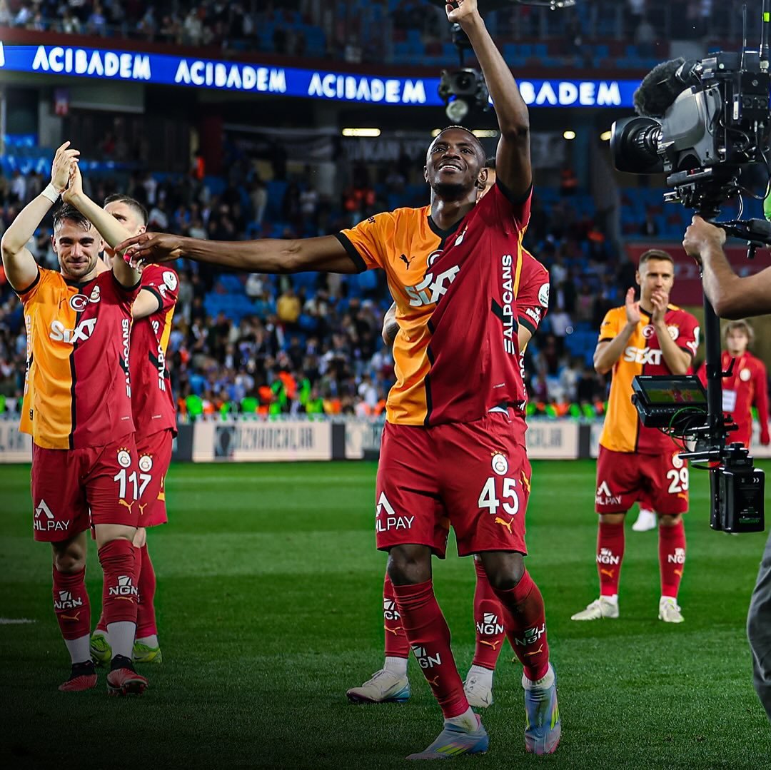 40 million lions are armed with swords, waiting for you to command the army

#StayWithUsOsimhen