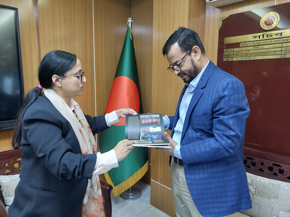 The IRC taam met with Md. Mostafizur Rahman (MoDMR) and Ms. Ferdousi Shahriar (MoFA) to share updates on our work in Bangladesh and discuss stronger collaboration and sustainable solutions for the Rohingya crisis. We’re grateful for the Govt’s continued support.