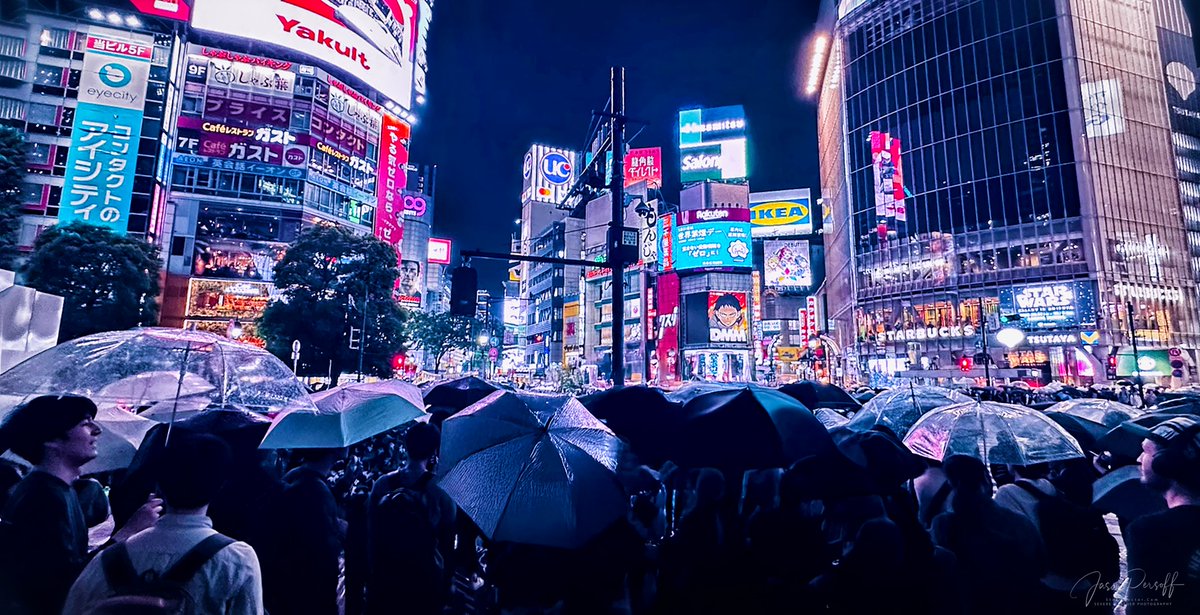 Decided to edit this photo with an eye toward Cyberpunk and Bladerunner. I love the results.