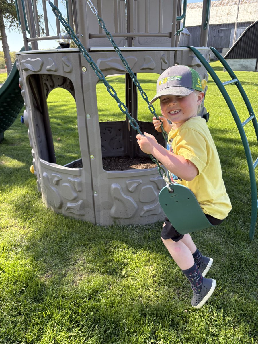 After a busy few weeks farming and trucking, it’s nice to use the late afternoon hours to enjoy it with my kids before we start all over tomorrow. 🌽🚛🚜