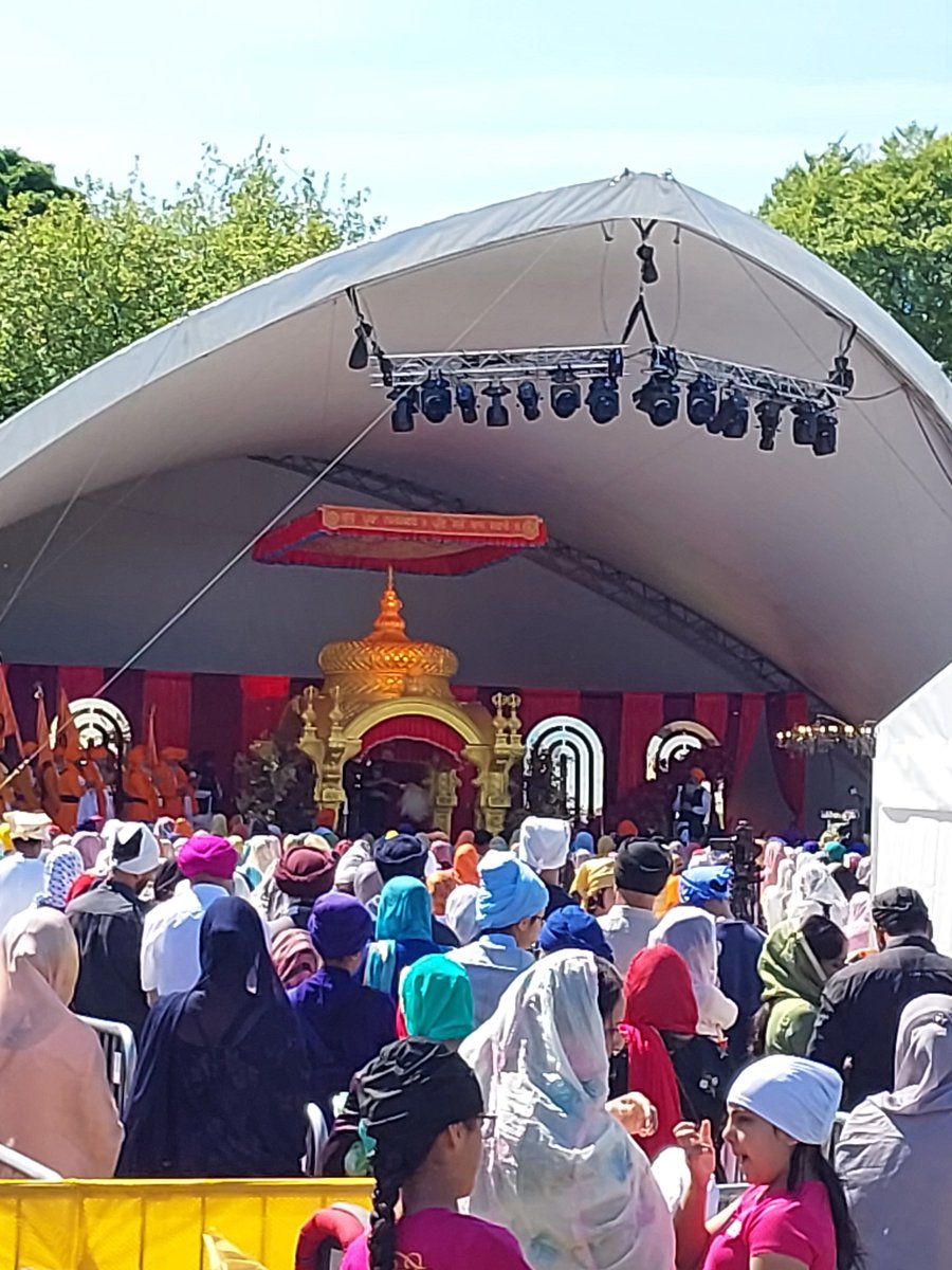 More pictures of today's Vaisakhi in the park 👍