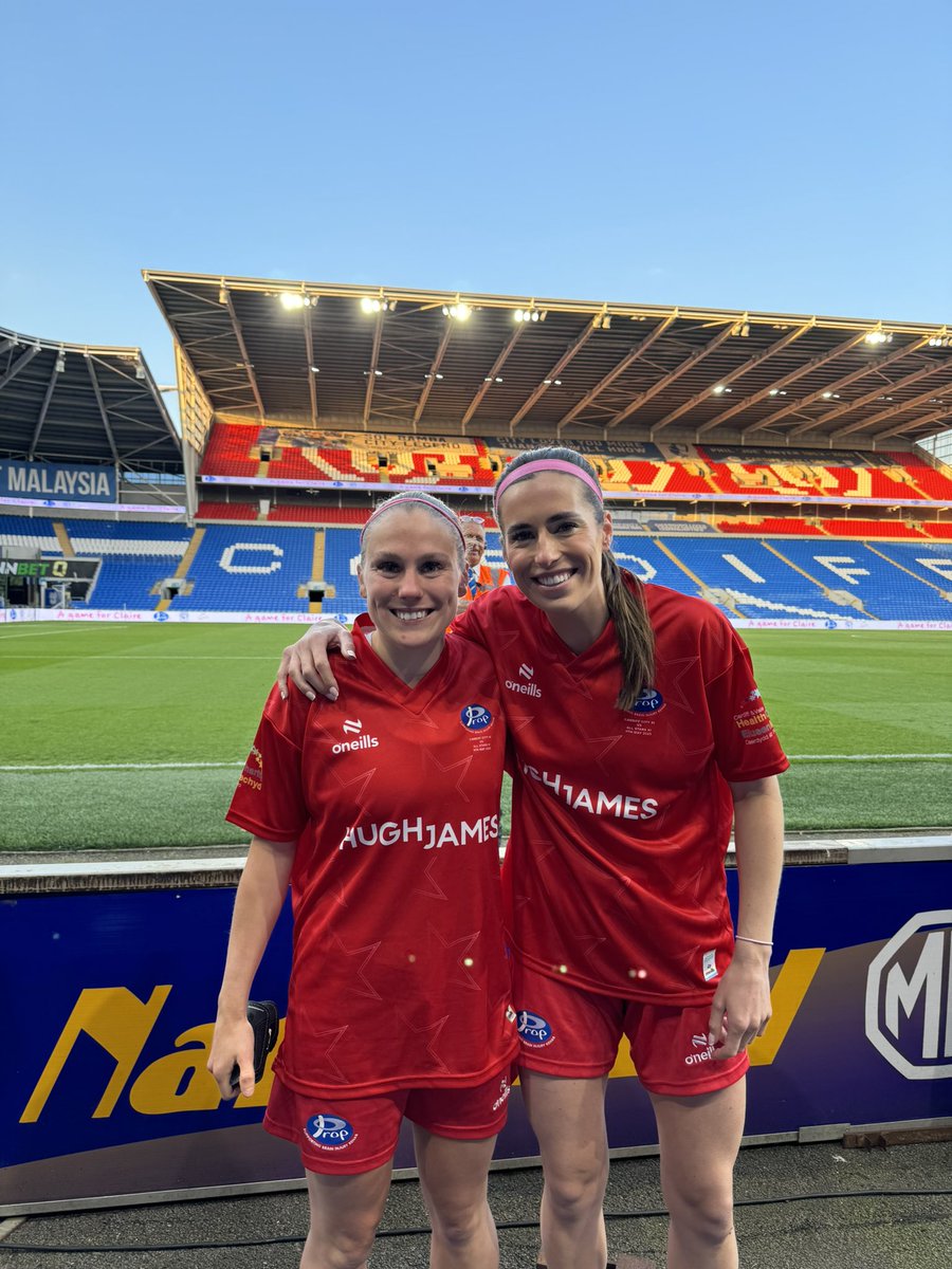 Great day on Friday playing in the Cardiff City XI vs All Stars XI charity match.

Proud to be part of an event raising money for a great cause. 

You can still donate to a great cause using the link below 👇 

justgiving.com/campaign/agame…
