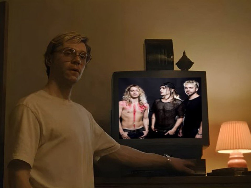 bryjaz_'s tweet photo. ya te dije q vamos a escuchar toda la discografía de airbag y después te podes ir https://t.co/a69LQhWrGm
