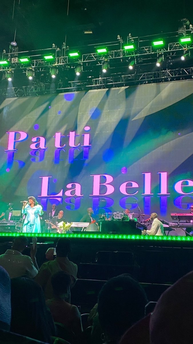 being_renewed's tweet image. "Royalty.👑 Legacy.👑 Soul."
#TheQueensTour • Las Vegas