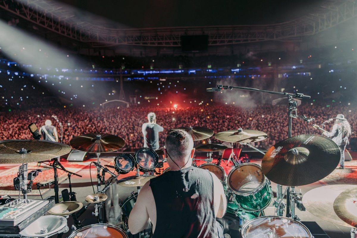 serjtankian's tweet image. .@systemofadown - São Paulo - Night 1. Thank you all! Round 2 tonight! 🇧🇷 

📸: @audiomassacre 

#systemofadown #soad #southamerica #tour #brazil