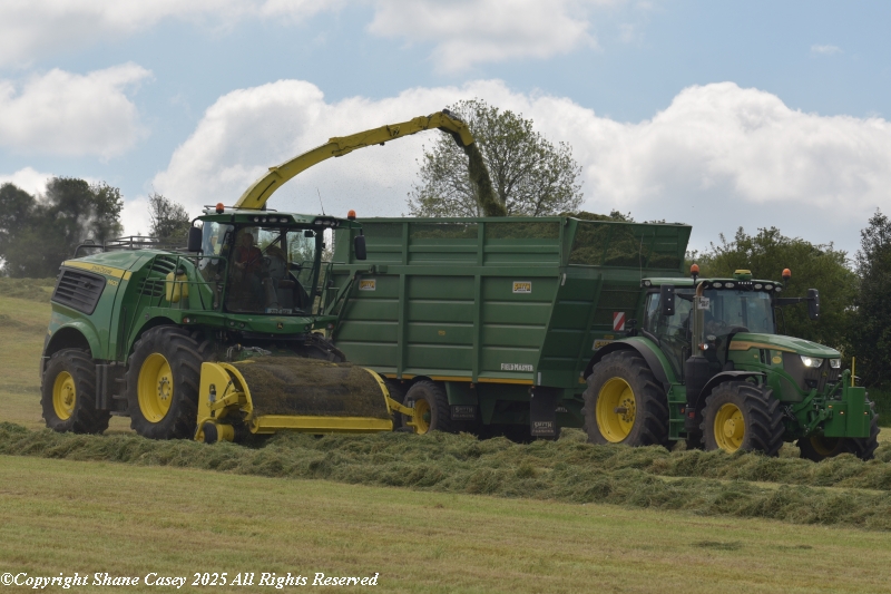 The arrival of the annual mad dash of man and machine to cut, lift and store grass. Yes #Silage2025 or silly season 2025 has arrived. It has been a good one start and hopefully a few more to come
#IrishFarming #IrishAgri #IrishDairy