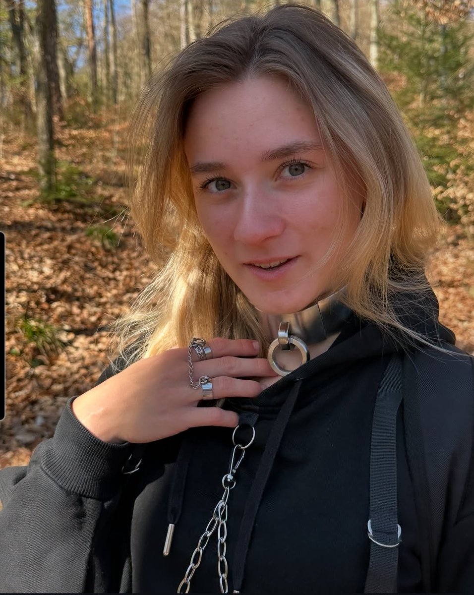 <a href="/jazzyy_luxx/">Jazzyyluxx</a> is wearing our 40mm stainless steel collar. Have a nice day in the forest! #collar #choker #cuffs #cuffedgirl #collars