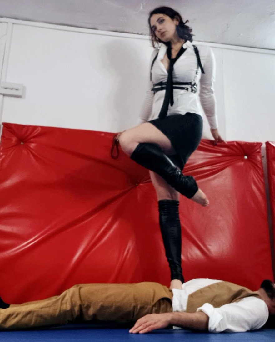 Monstress Medusa โจ๏ธ ๐ (@monstressmedusa) on Twitter photo A nice perch to watch & referee another exciting M-M wrestling match <a href="/SubmissionRoom/">Pippa the Ripper</a> ๐คผโโ๏ธ๐ฃ A nice perch to watch & referee another exciting M-M wrestling match <a href="/SubmissionRoom/">Pippa the Ripper</a> ๐คผโโ๏ธ๐ฃ