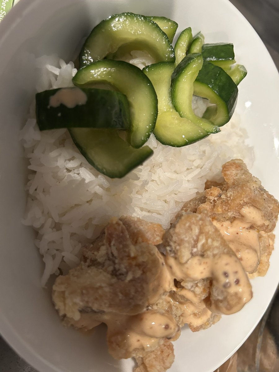 stitchdlitch's tweet photo. First ever Cooking with Chaos dish is done. Here’s the cards I rolled. 

Thoughts: chicken was super crispy and juicy. Sauce was tangy and complimented it well. Cucumber miso salad was very refreshing and a good way to cut through the karage. 

#cookingwithchaos https://t.co/dNcWIorNBI