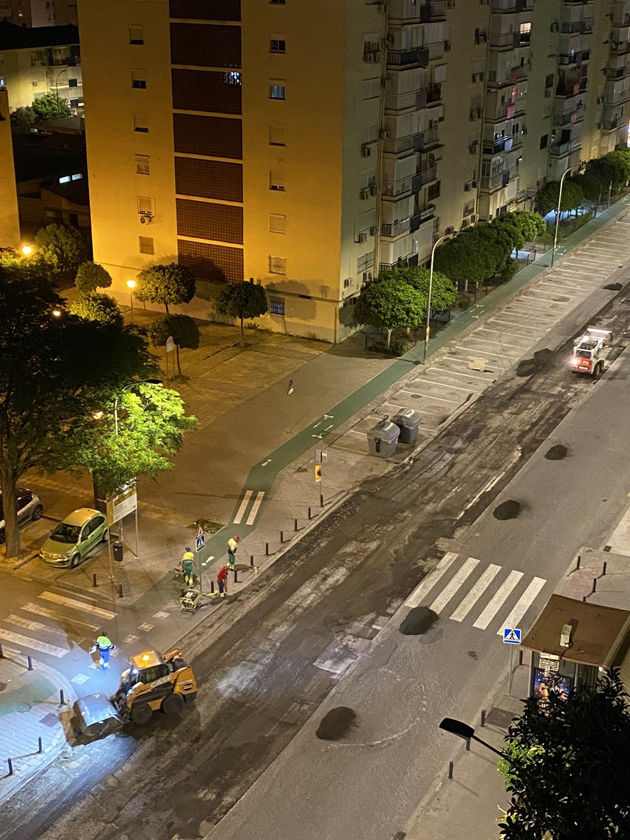 marga12_68's tweet photo. @jlsanzalcalde  @JuanMa_Moreno 
En serio ? No hay días ni horas para hacer la chapuza que hacéis siempre ?? 
Llevan desde las 21 horas aproximadamente y va para largo. 
Quién trabaja mañana ? https://t.co/eF9EuJAwc5
