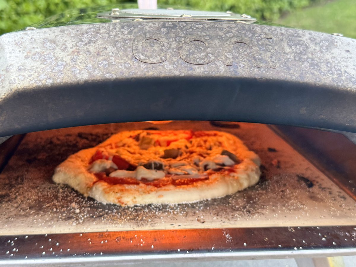 Pizza on a warm spring evening 😋