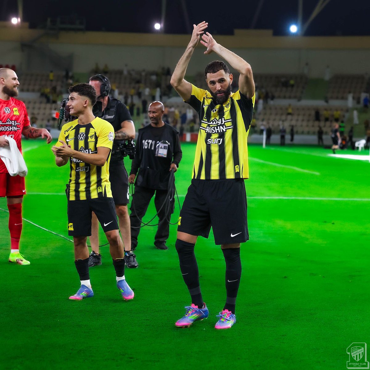 مبروك لجماهير الاتحاد نبض النادي وروحه
شكرا لنجوم العميد 

تبقّت خطوة واحدة فقط
نحتاجكم معنا بكل قوة
صوتكم حضوركم دعمكم هو الفرق
الاتحاد لا يُهزم وأنتم خلفه