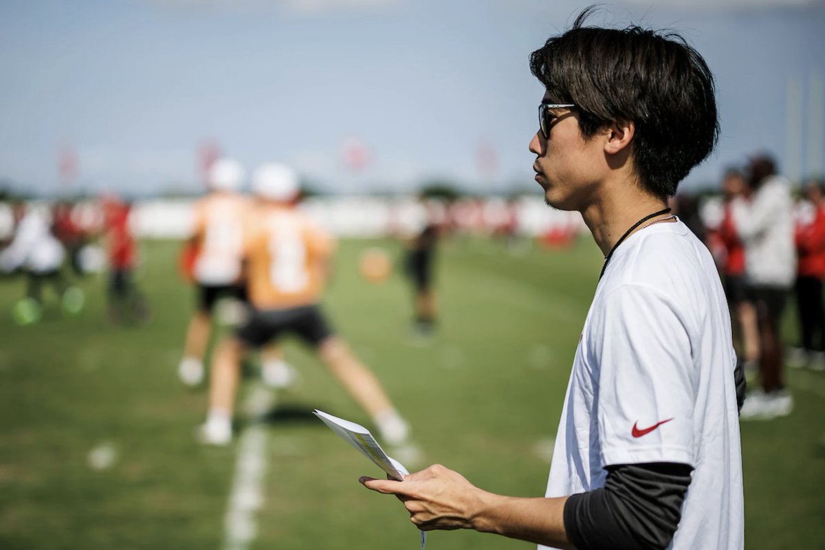 今日でナショナルコーチングアカデミーを終えました！

正直、1週間の中で何回も心折れそうになるぐらいしんどかった！
自分の中のフットボールと、世界のフットボールを比べて現在地がよく分かりました。

何はともあれ、素晴らしい経験と学びがあった1週間でした！日本に帰って頑張ります💪

It was