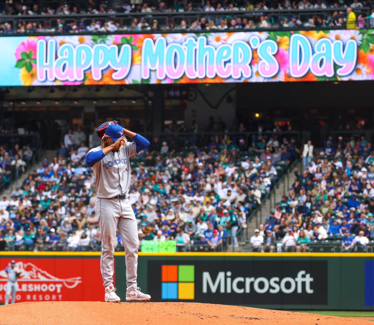BlueJays's tweet photo. Today’s #MothersDay Gear 💗 https://t.co/71mdx6qPA7