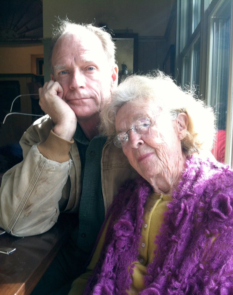 To all the mothers, grandmothers, aunts, sisters and other women in our lives that care for us and love us unconditionally. Happy Mother's Day! 💐