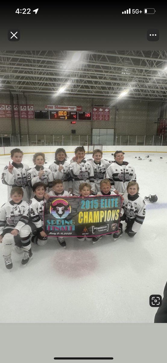 Mitchell Frokjer (@mfcrickets) on Twitter photo <a href="/MinnesotaBlades/">Minnesota Blades</a> 16/15 combo meal played good team hockey to take home the hardware!! Moms were even better 🌹🖤🤍🤎 <a href="/MinnesotaBlades/">Minnesota Blades</a> 16/15 combo meal played good team hockey to take home the hardware!! Moms were even better 🌹🖤🤍🤎