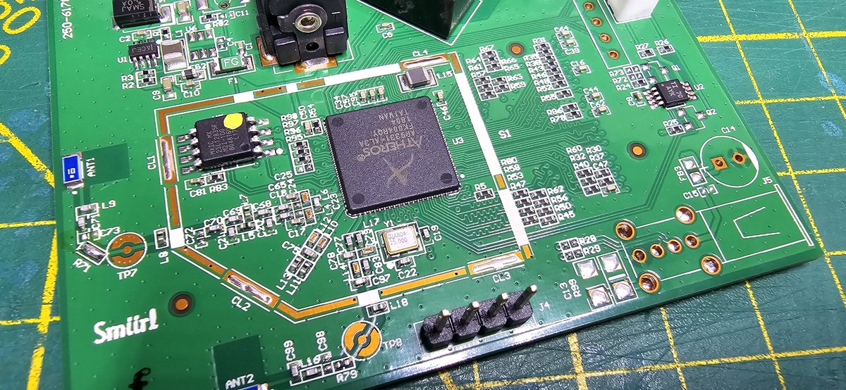 atc1441's tweet image. Found a Smiirl Sub Counter for cheap on the flea market
Damn that's just a very overpriced and unsecure OpenWRT Router with added I2C Interface to the FlipsFlaps running some basic Lua scripts..
300 bugs for that is bogus!
Easy to get SSH within the same network for good reuse