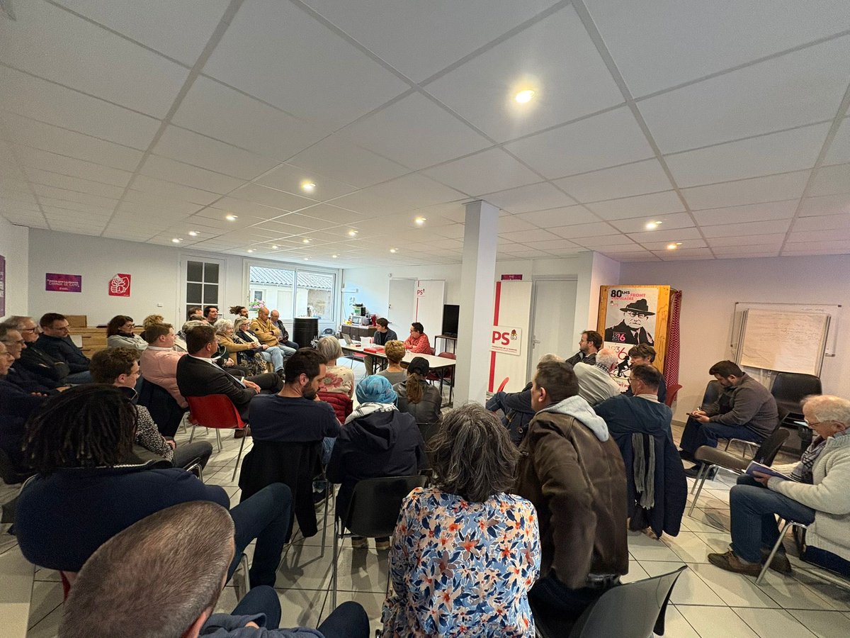 Souvenir de ma conférence à Cherbourg à l’invitation de la fédé PS de la Manche. Un beau débat et pas mal de répondant notamment du côté des communistes. C’était vivifiant <a href="/PS_Manche/">Parti Socialiste Manche</a> <a href="/AnnaPic_AN/">Anna Pic</a> <a href="/sebastienfagnen/">Sébastien Fagnen</a> <a href="/ArriveBenoit/">Arrivé Benoît</a>