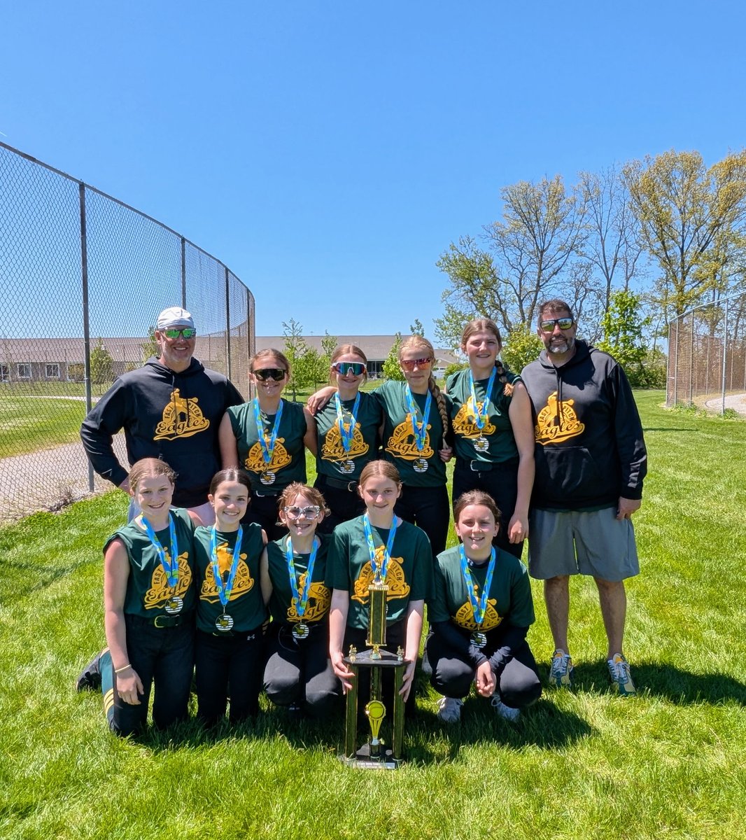 JBRAZ42's tweet image. 3 straight Spring Ball Championships for these Eagles! 3 years 36-1 great group! Future @ClaySoftball