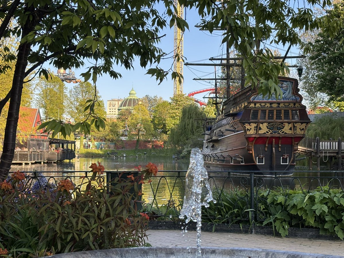 dralexbusch's tweet image. Lovely reception at #tivoli #connectingendocrinology2025 @ESEndocrinology