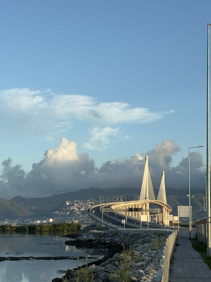 kitC06's tweet image. The bridge stretched far, my breath ran thin. But the sun rose—and so did I. Leaving this here to remember: I made it, with life and all its weight.