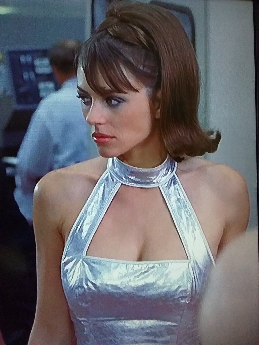ismaele07779566's tweet image. Elizabeth Hurley #Tcmparty #AustinPowers