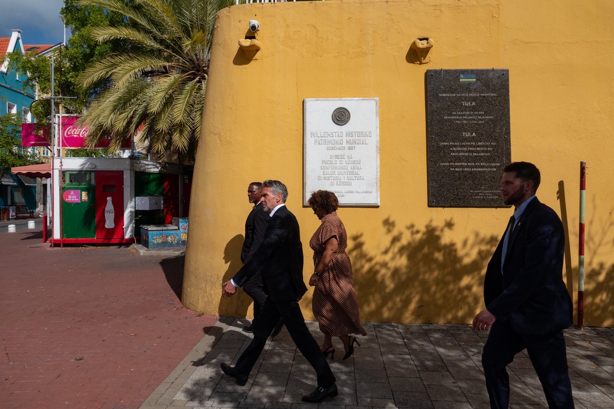 De kennismaking met het Caribisch deel van het Koninkrijk gaat door op Curaçao 🇨🇼
 
Goed om vanmiddag bij te praten met gouverneur Lucille George-Wout en met haar terug te kijken op de ontwikkelingen op Curaçao in haar ambtsperiode – die zit er namelijk eind dit jaar op.
 
🕍
