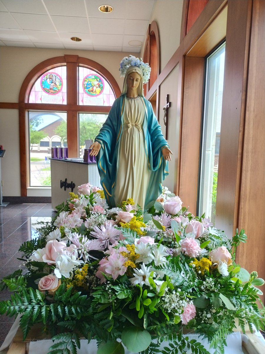 1987_Zero's tweet image. I'm a bit late since today been an emotional rollercoaster, but happy Mother's Day!! 💐❤️
Hope all the mothers and mother figures out there know how much they are loved and blessed.
Holy Mary, teach us to be as gentle and loving as you are. 🙏🩵✝️
#MothersDay #Mary