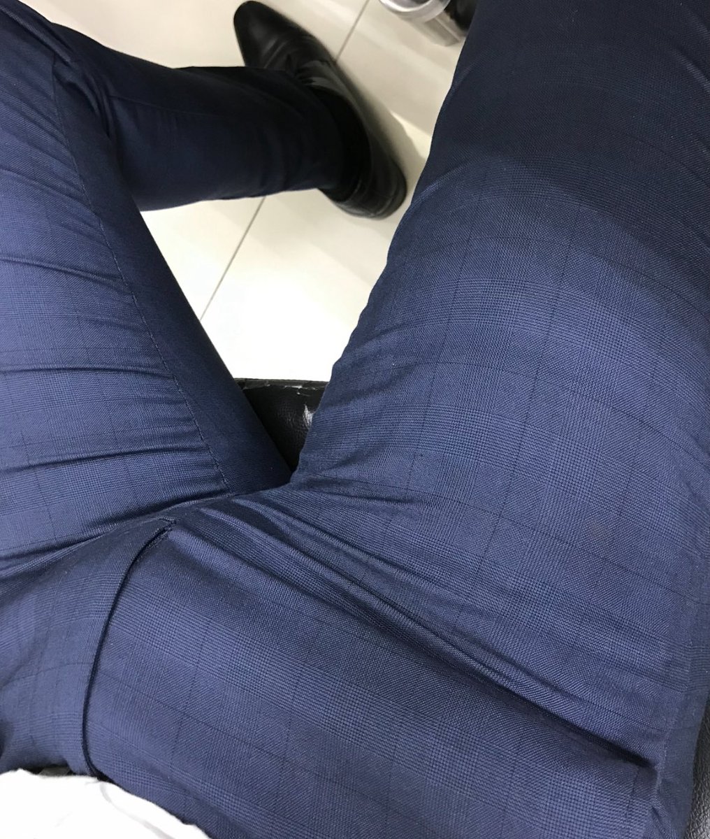 情慾與喜好隨著時間流動有著巨大的變化
小時候只要去西裝店試穿西裝褲就會勃起
一陣子是長襪
一陣子是三角
有時相擁摸頭男友式性愛
又或者下跪打巴掌餵口水
這兩年奴性被開發後
好像只要是喜歡的人
要做什麼都可以
舔腳尿穴吃洨⋯等

昨天第一次打羽球
今天全身痛到無法重訓
還有人等著我身材練好耶🥲