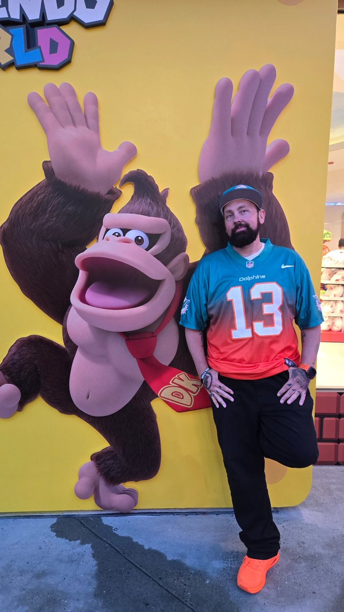 IM WITH MY HOMIE DK 🦍💯🐬 <a href="/UniversalORL/">Universal Orlando Resort</a> <a href="/MiamiDolphins/">Miami Dolphins</a> <a href="/NintendoAmerica/">Nintendo of America</a> #GorillaLuke #DK #miamidolphins #nfl #Nintendo #donkeykongcountry #gorilla #ape #GoFins
