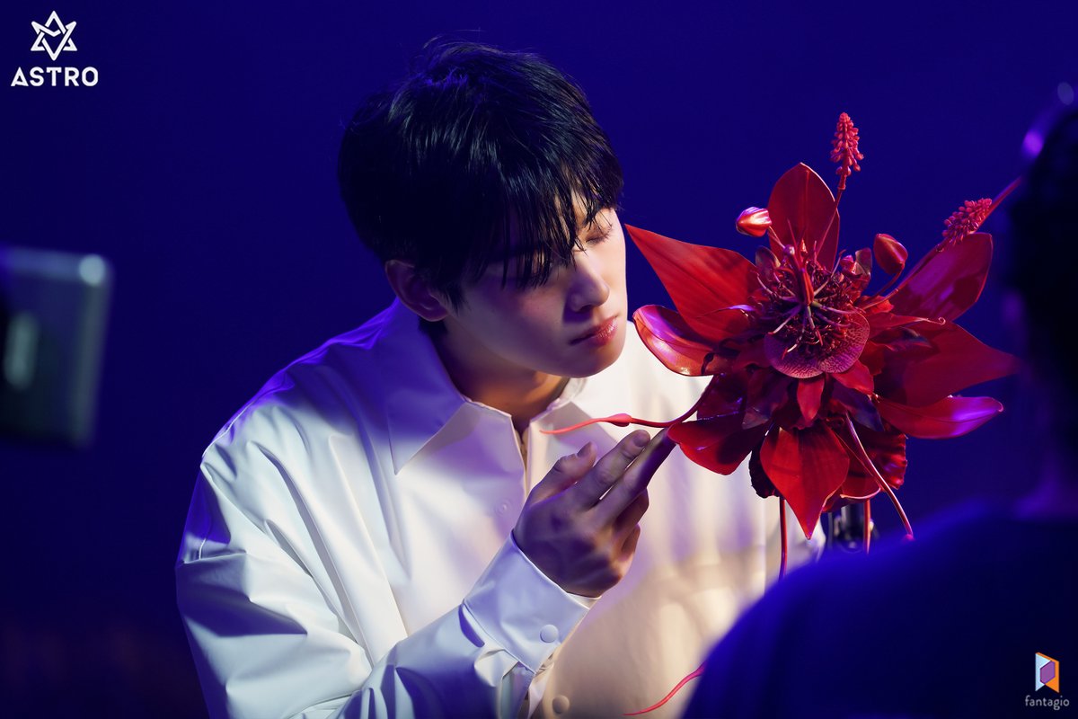 Gqt4t2La8AATUEQ?format=jpg&name=medium