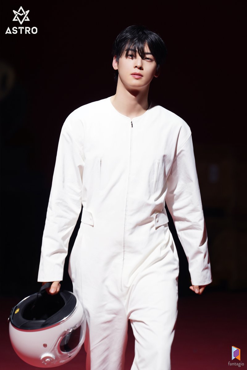 Gqt4t2PawAAqYld?format=jpg&name=medium