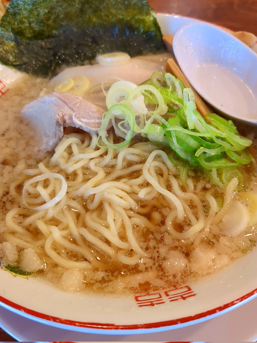 JasonBournes7's tweet photo. 今日の麺活はこちら(◍•ᴗ•◍)9
小田原の一富士さんに突入しました🌥️
Aセット 漢方豚中華そばと半チャーハン 1000円
フォロワー餃子✨️
中華そば懐かし中華そばで旨い!
背脂あってもあっさり
チャーハンは間違いない
ご馳走様でしたm(_ _)m
#一富士 https://t.co/tJMYHXhAiX