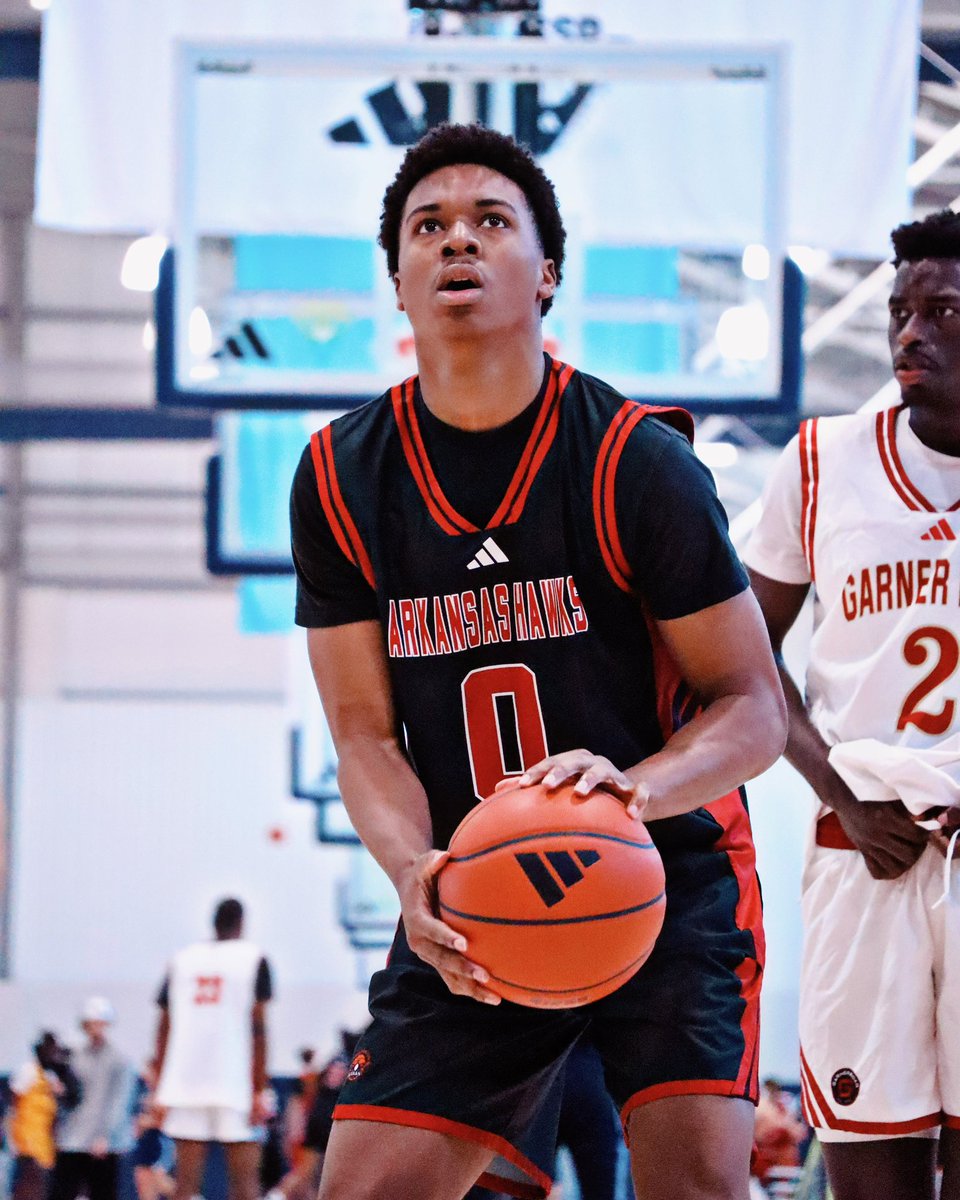 Kevon Smith 6’5 #0 … He’s a LOCKDOWN defender that really takes pride on that side of the ball. Good midrange game. Shoots the 3 ball at a decent rate. He’s definitely a sleeper. Keep an eye on him. He will be in Omaha Nebraska this weekend with the ARKANSAS HAWKS <a href="/ArkansasHawks/">ARKANSAS H.A.W.K.S</a>