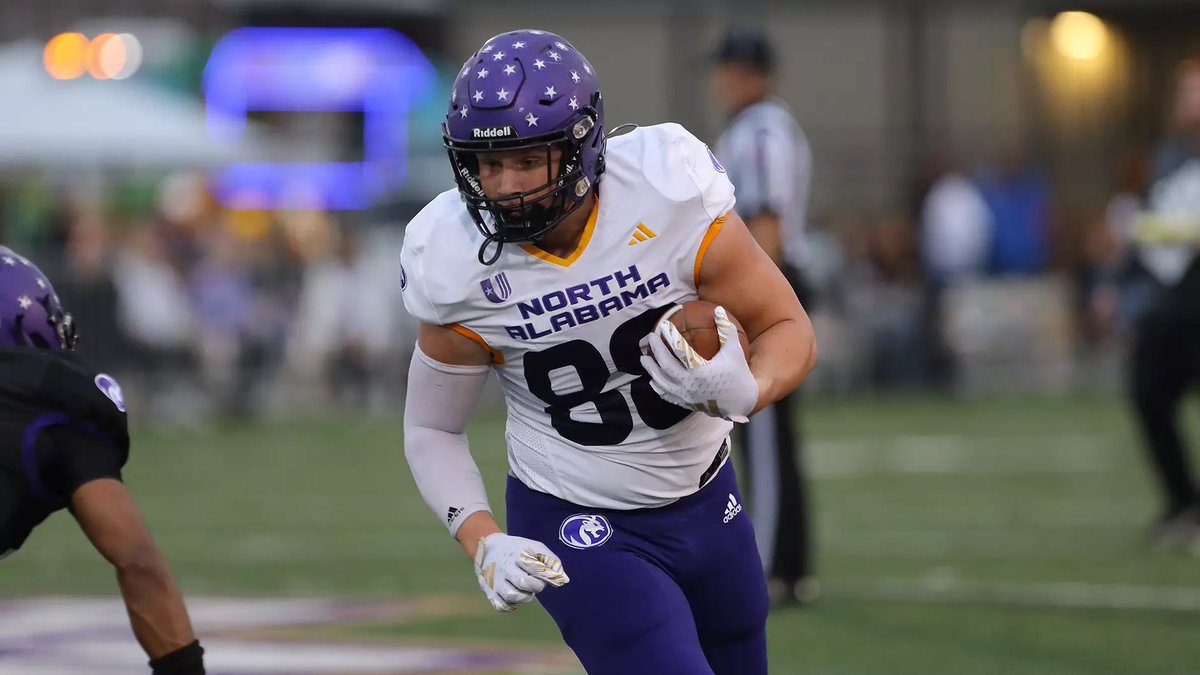 #AGTG After a great conversation with <a href="/CoachCruce/">Morgan Cruce</a> I am blessed to receive my 8th Division One Offer from The University of North Alabama! <a href="/wcsPHScr/">Charles Rathbone</a> <a href="/pagefootball/">Page Patriots Football</a> <a href="/Coach_Anes/">Curt Anes</a> <a href="/jmar83_/">Coach jmar</a> <a href="/BielBryce/">Bryce Biel</a> <a href="/thewideoutcrew/">The WideOutCrew</a> <a href="/Radir_Annoor/">Radir Annoor</a>