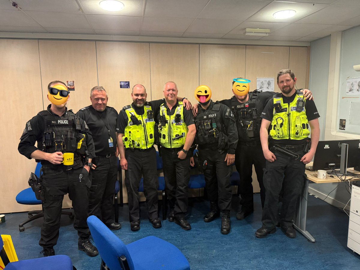 Tonight I had the pleasure of returning to my old station &amp; team to say farewell to PC Cant. 
He has been a response cop in Birmingham for 30 years, &amp; has tutored over 100 officers.
Tonight he crews up a car for the time final before taking some leave &amp; a well earned retirement