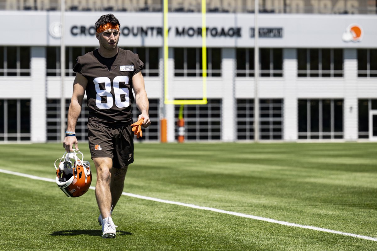 Kent State Football (@kentstfootball) on Twitter photo Some 📸 of our guy <a href="/luke_floriea2/">Luke Floriea</a> balling with <a href="/Browns/">Cleveland Browns</a>
Photo Courtesy of the Cleveland Browns Some 📸 of our guy <a href="/luke_floriea2/">Luke Floriea</a> balling with <a href="/Browns/">Cleveland Browns</a>
Photo Courtesy of the Cleveland Browns