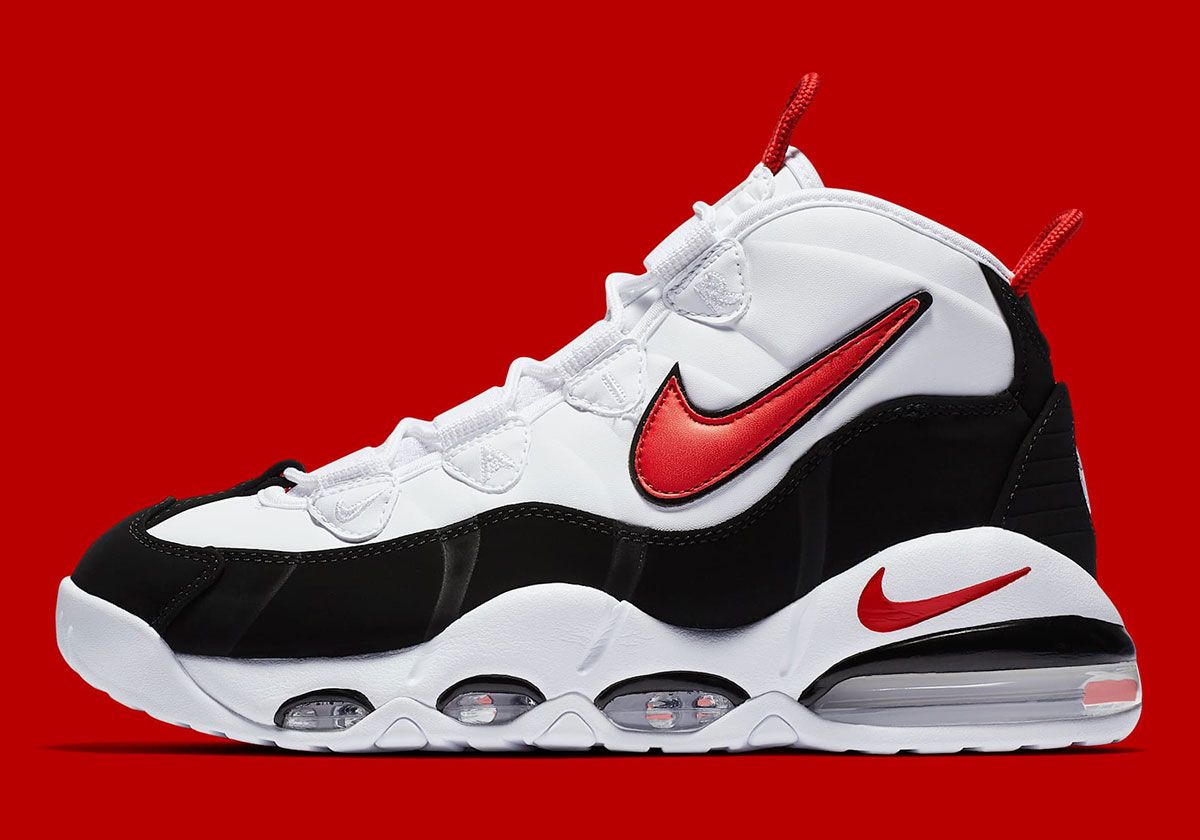 Sneaker News tweet media