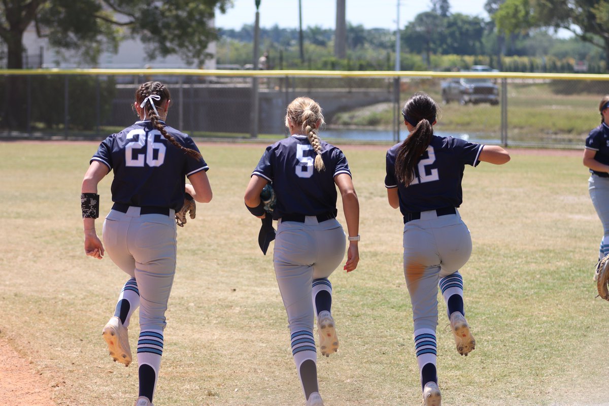 SAUBeesSoftball's tweet photo. 2026, 2027 and 2028 grads, join us for our upcoming St. Ambrose prospect camps on May 18 and June 3! Work with our players and coaches. Learn new skills and show us yours! We hope to see you there! GO BEES!! Camp info here:
https://t.co/H3fuZAYZaS https://t.co/PqE5ZwyIql