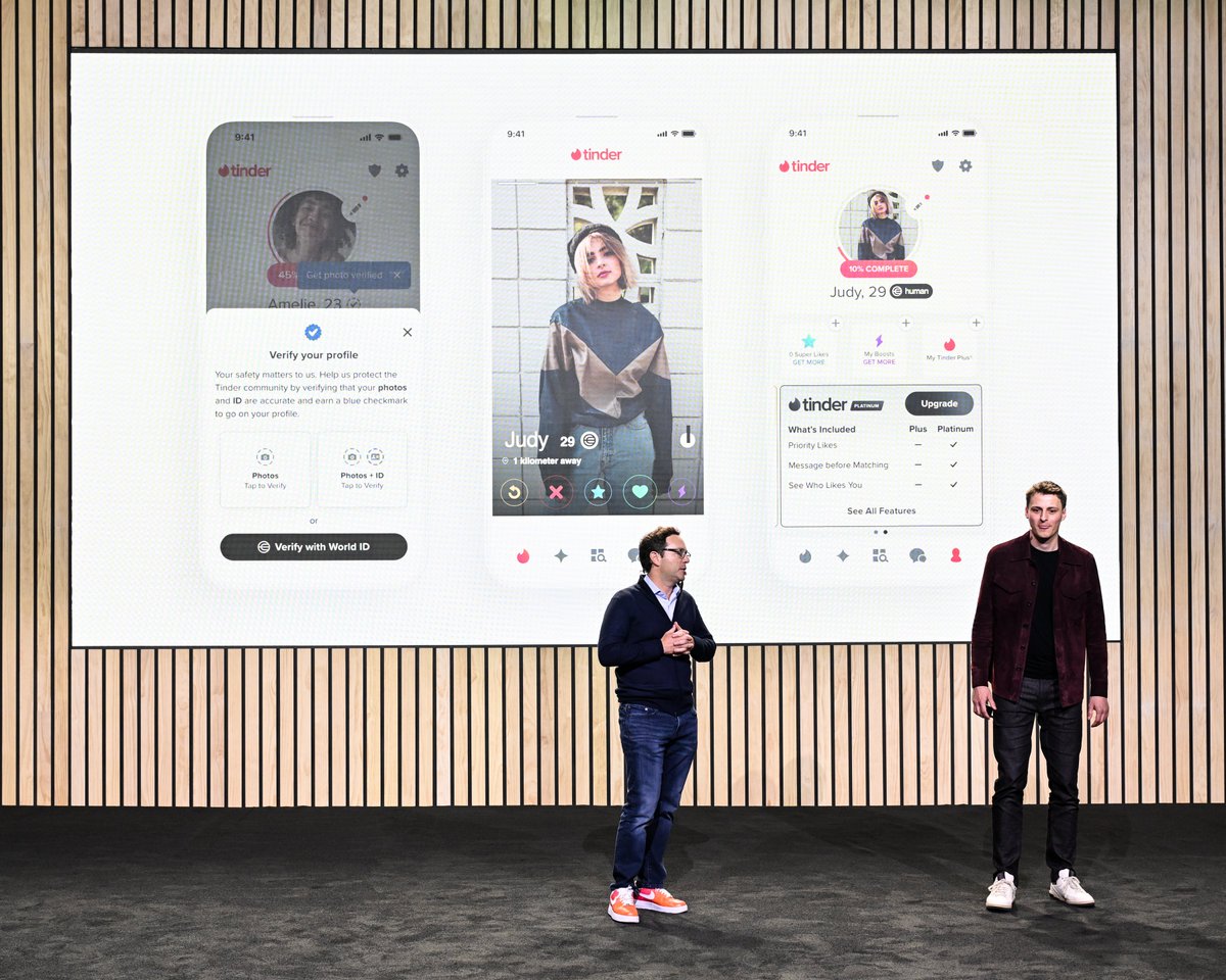 wow Orb Mini just went super viral

i’ve gotten many questions about this new device and World in general since we launched in USA last week, so i wrote a bit about the project to catch you up:

(links in brackets in the next post)

1. the problem with the internet today
ai is