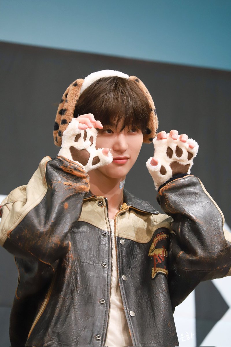 urmaigalaxy's tweet photo. 0428 오��카 팬싸
#TNX #은휘 #HWI https://t.co/zHmxE3nPoa