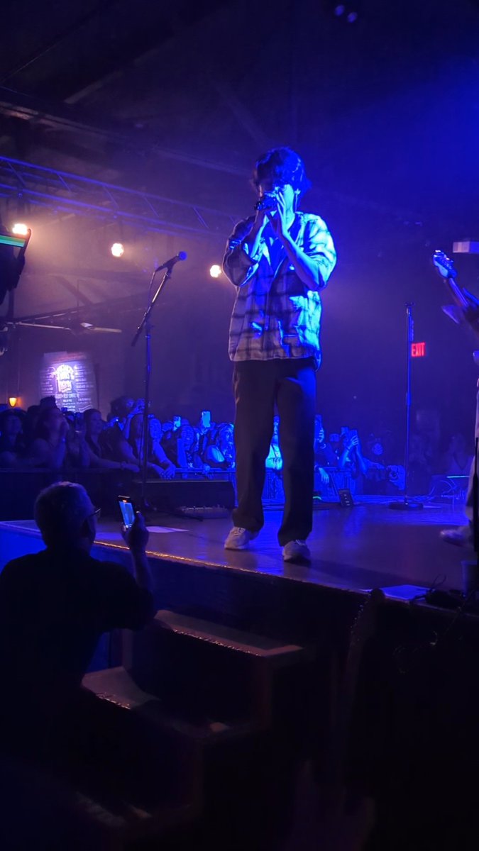 Imabzb686's tweet photo. I went to the early show for @micotoronto in Boston today... It was so much fun!! I can't wait until I can see him again 😭😭 https://t.co/ohkFETA8DV
