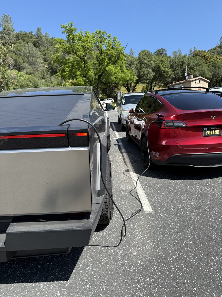 mahkusg's tweet image. Went for a hike for Mother's Day with friends. The Model Y wasn't charged enough and we would have needed to stop and supercharge with napping kids.
No worries here! The Cybertruck charged the Y with Powershare while we hiked and we both got home with 10% battery!