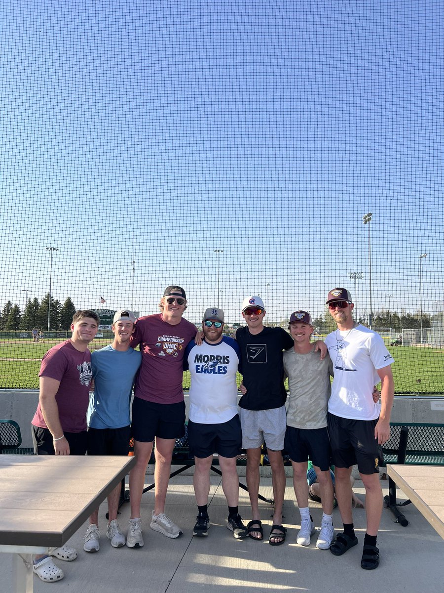 Cougs supporting Eagles. Former Bropen dicer Nate Haseman was on the bump tonight for the Morris Eagles. Went CG 1 run on 9 dumb bleeders with too many strikeouts to count. Was a blast to see a former Coug still carving up stupid hitters. Roll Cougs forever