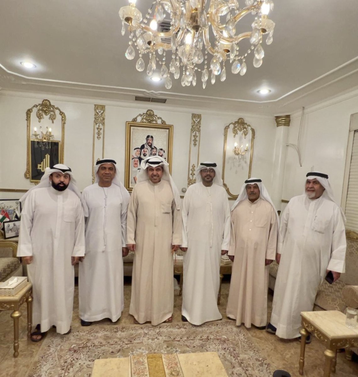 سعدنا بحضور الاستاذ والاخ العزيز محمد غانم مصطفى مدير اذاعة رأس الخيمة  وزميله الاخ الجابري الى ديواننا الليله كما هي عادته عند زيارته للكويت.