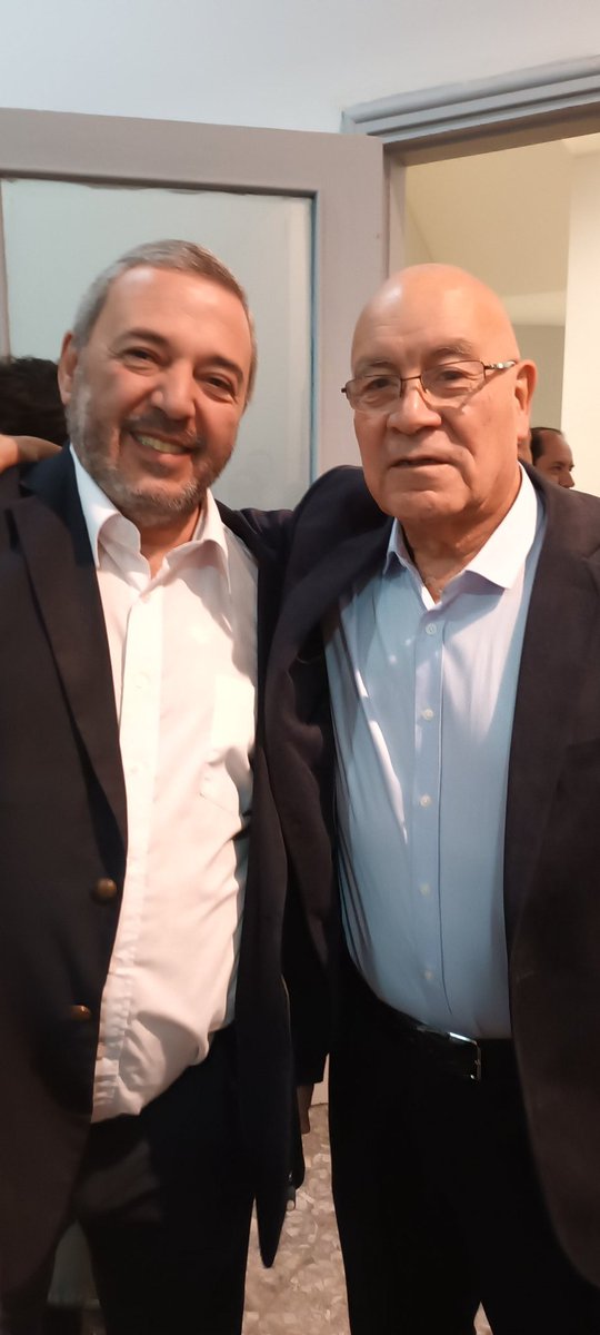 JSartoriF53's tweet photo. Tenemos Intendente!!! 🟥🟦⬜️
@fa_popular 
@624Rumbo 
@MarioIntendent 
#Montevideo 
#Elecciones2025 https://t.co/VoC9d18awF