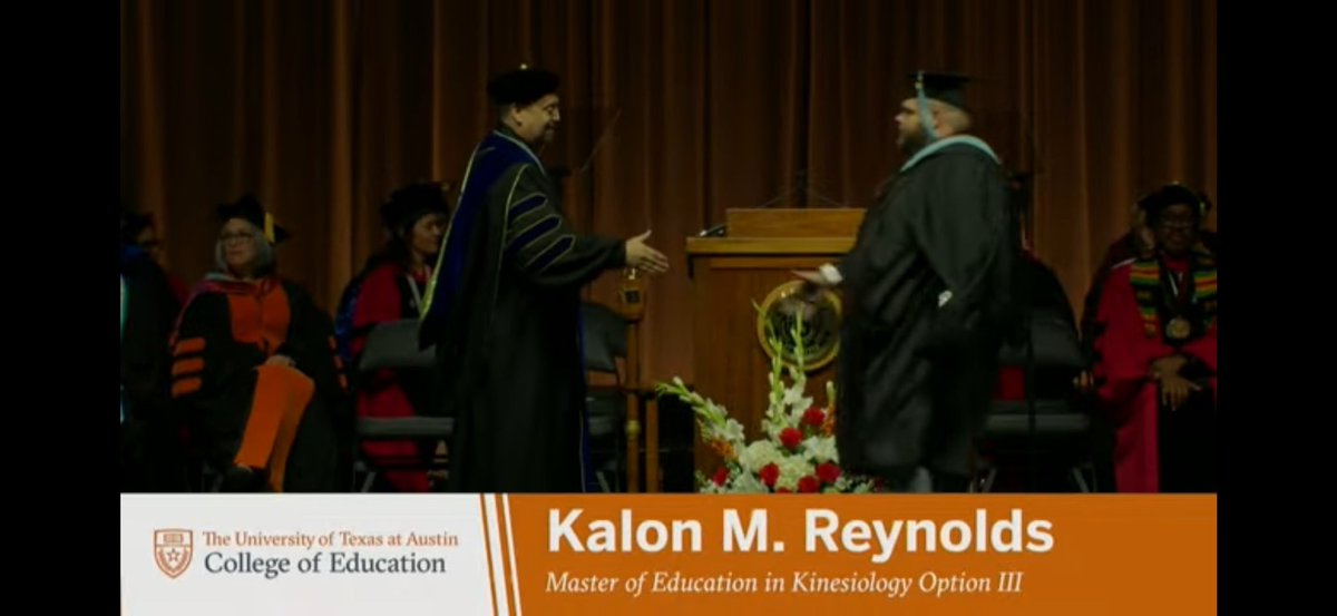 CoachReynolds62's tweet photo. Thankful for the opportunity to attend UT-Austin! Hook ‘Em Forever! 🤘🏻 @utexascoe @UTAustin #UTGrad25 https://t.co/2dLOgkaKye
